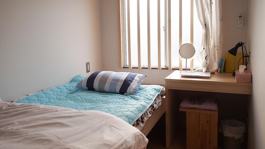 Kamagasaki University Of The Arts Cafe Garden Guest House Aka Cocoroom Osaka Exterior foto